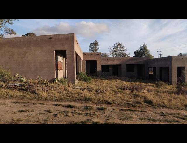 10 BEDROOM APARTMENT FOR SALE IN MTHATHA RURAL